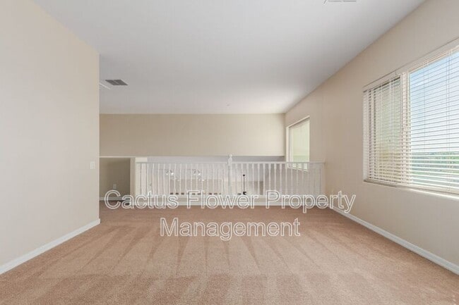 Building Photo - 749 E La Costa Dr
