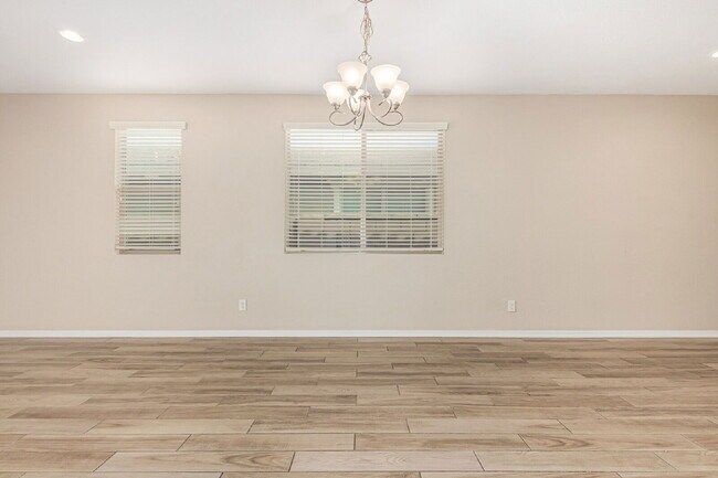 Building Photo - 19874 W Devonshire Ave