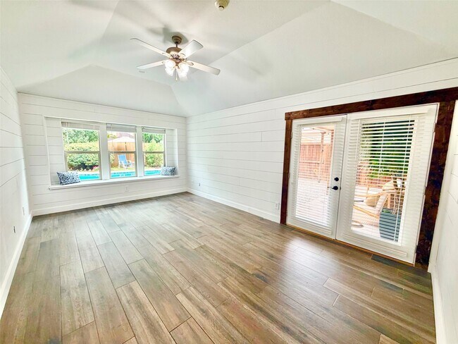 Building Photo - 18315 Forest Town Dr