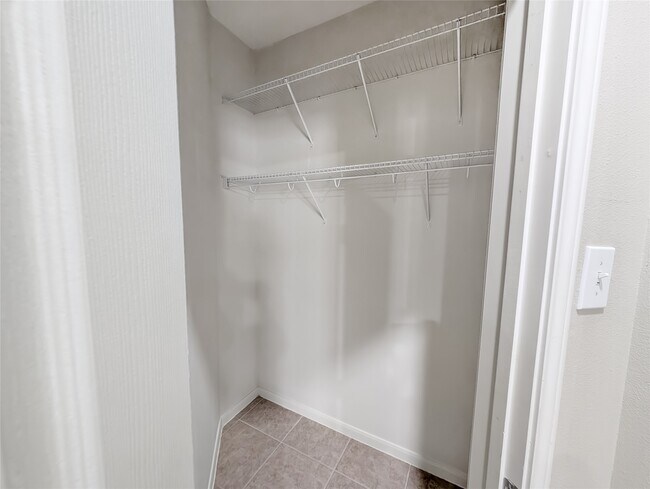 Building Photo - 26403 Abbey Springs Ln