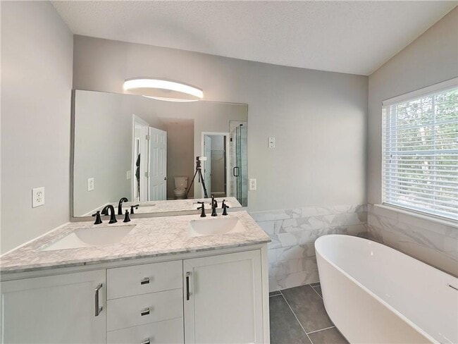 Building Photo - 2157 Capella Cir SW