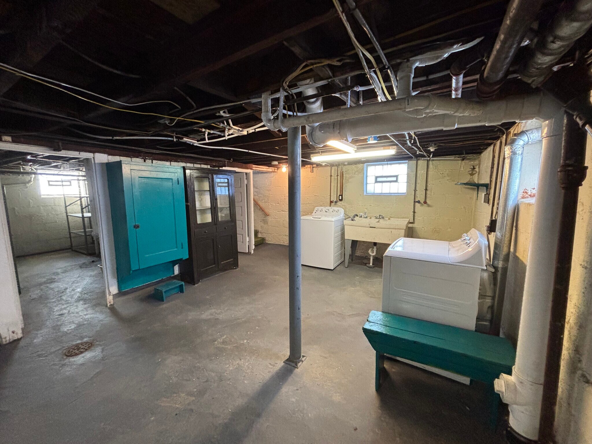 Building Photo - 211 Woodlawn Ave