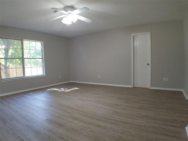 Building Photo - 11208 Blairview Ln