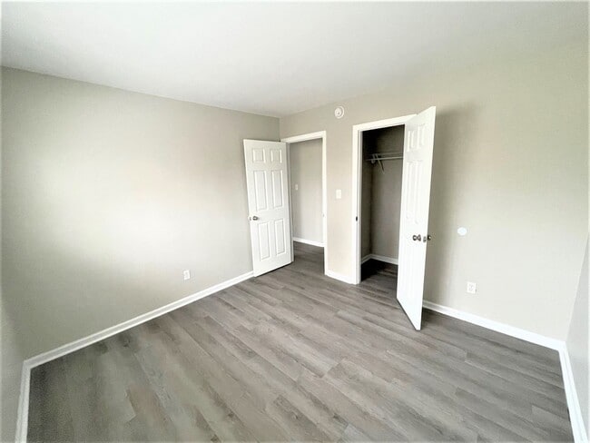 Building Photo - 107 Villa Dr