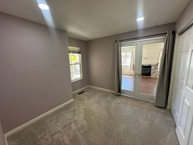 Building Photo - 3 bedroom, 2 bath home in Sparks! Must see!!!