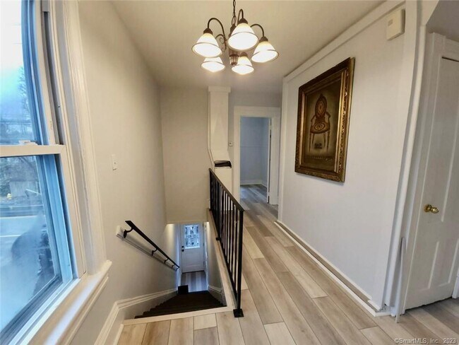 Building Photo - 303 Newtown Ave