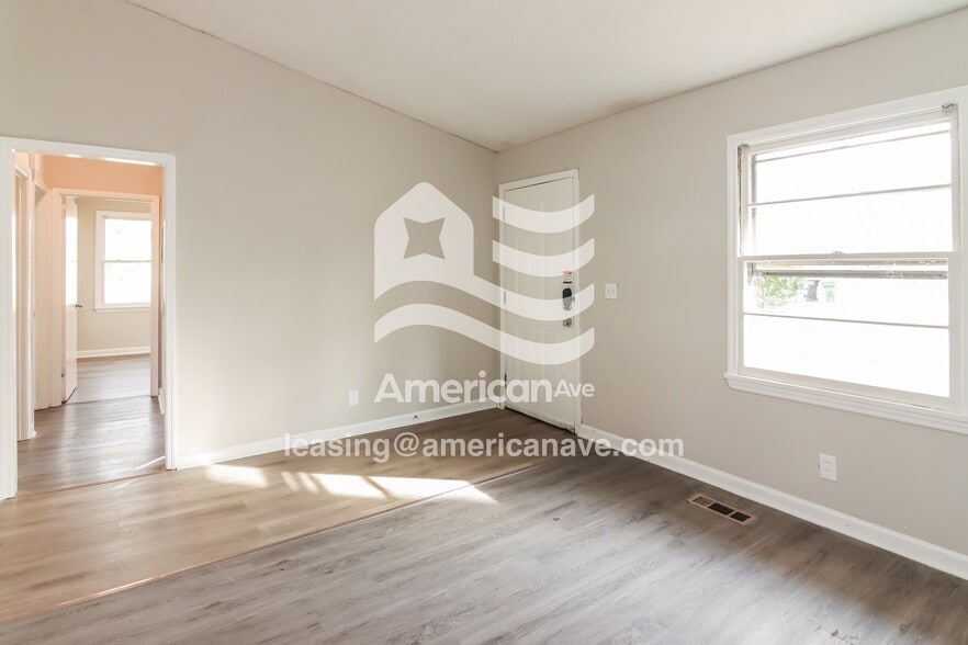 Building Photo - 2879 Doyle Ave