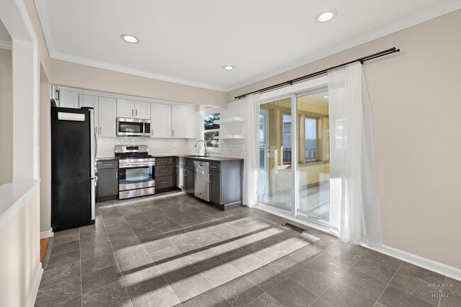 Building Photo - 659 Alida Dr