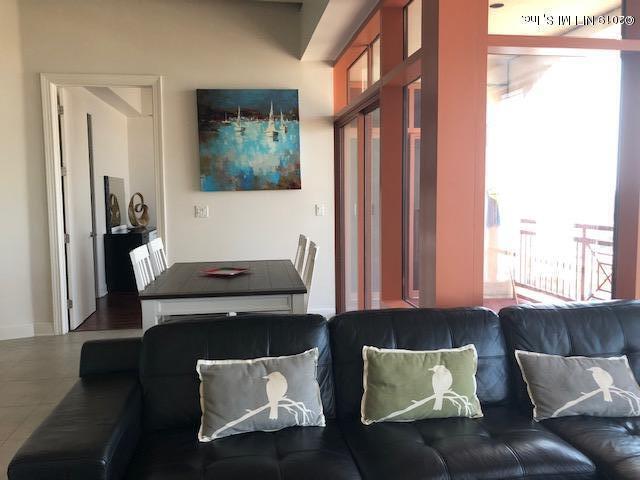 Building Photo - 320 1st St N