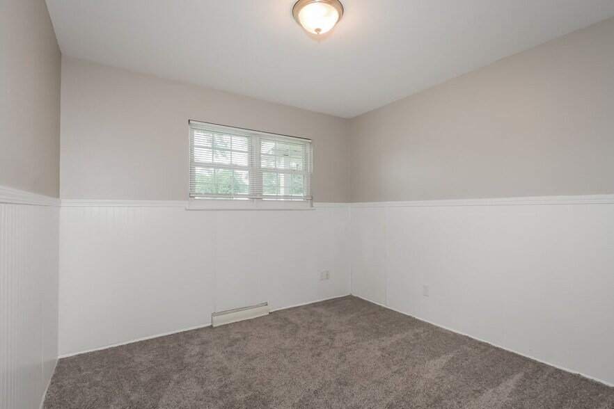 Building Photo - 2325 Flamingo Dr