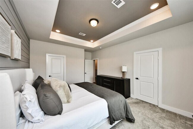 Building Photo - 1707 Summerlyn Ter Dr