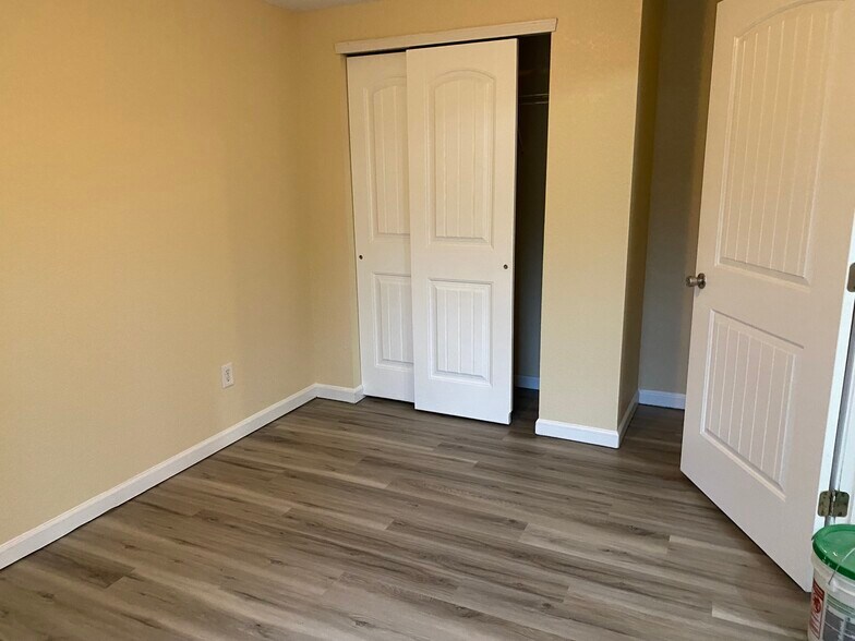 Building Photo - 716 Tall Oaks Dr