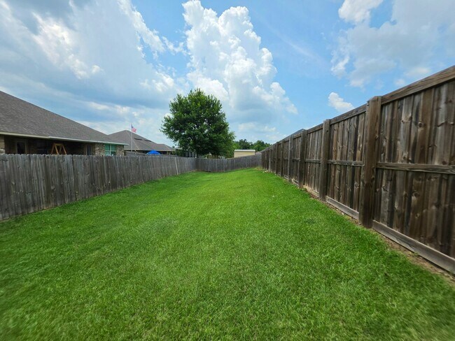 Building Photo - 14645 Birkdale Dr
