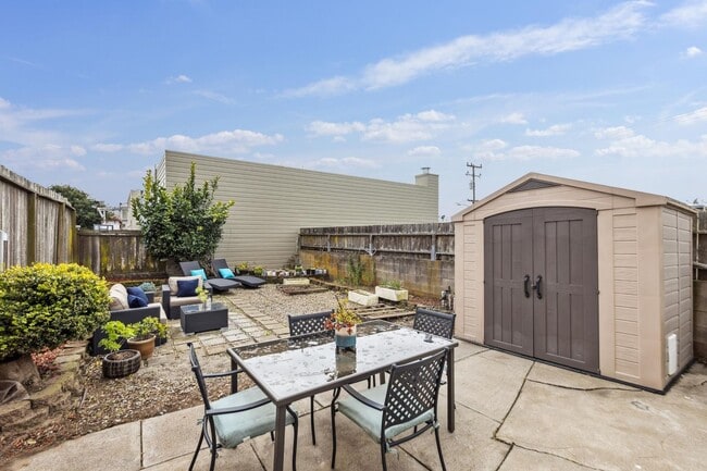 Building Photo - Daly City - Easy Commute Single Family Hom...