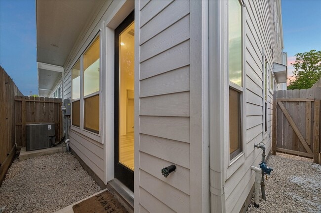 Building Photo - 1524 Ojeman Rd