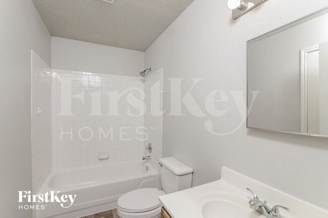 Building Photo - 2652 Westover View
