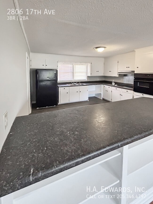 Building Photo - 2806 17th Ave