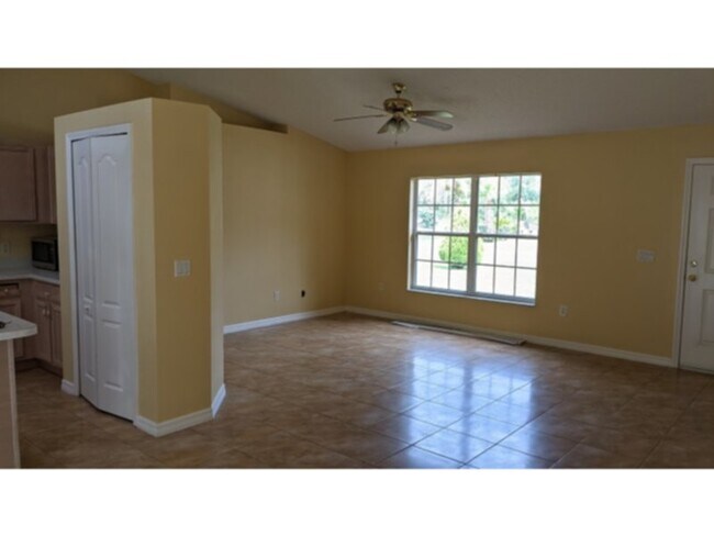 Building Photo - $1600 3/2/2 house in Palm Coast, FL
