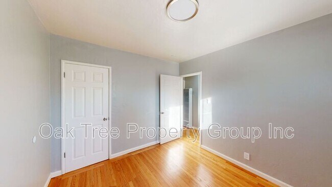 Building Photo - 22815 Grand St