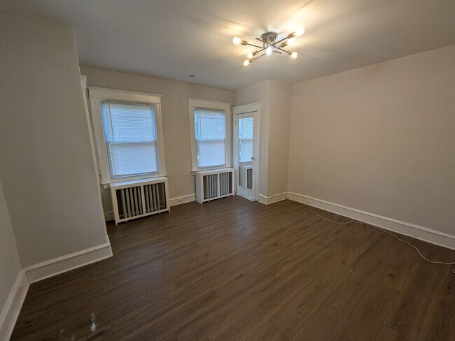 Building Photo - Detached Home - Oak Lane