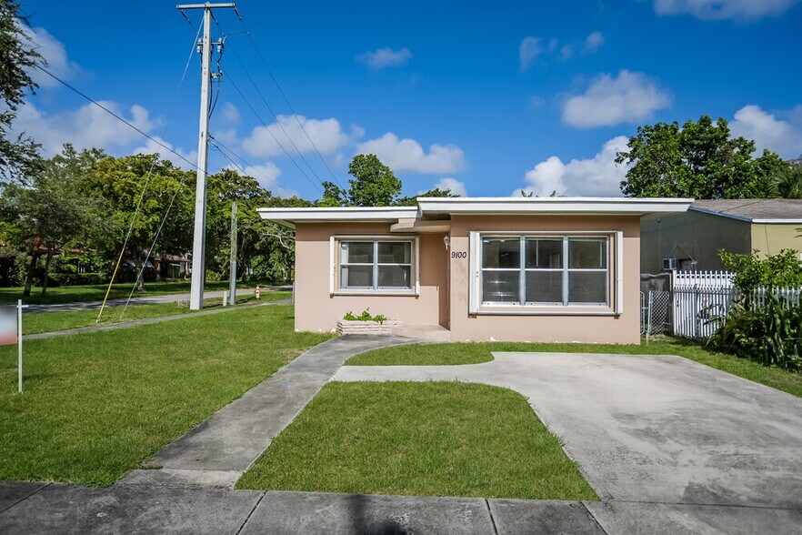 Primary Photo - 9100 NW 3rd Ave