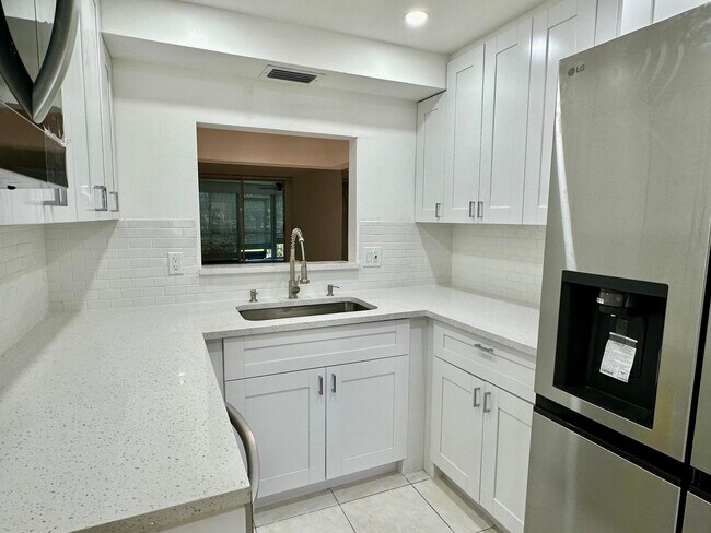 Primary Photo - 23099 Barwood Ln N