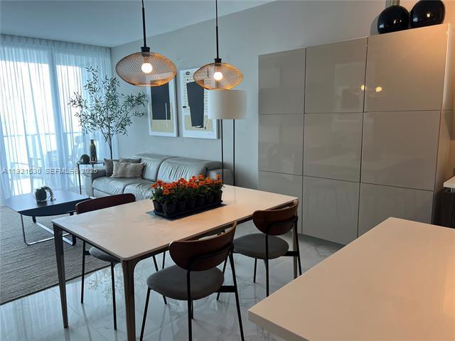 Building Photo - 3131 NE 7th Ave