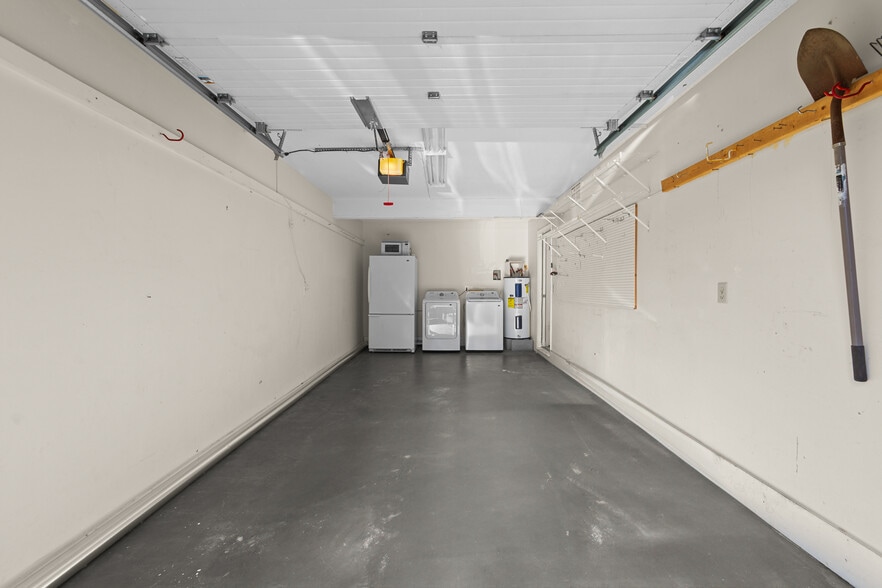 Garage - 22 Maplecrest Dr