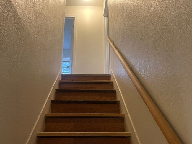 Building Photo - Spacious Inside & Out