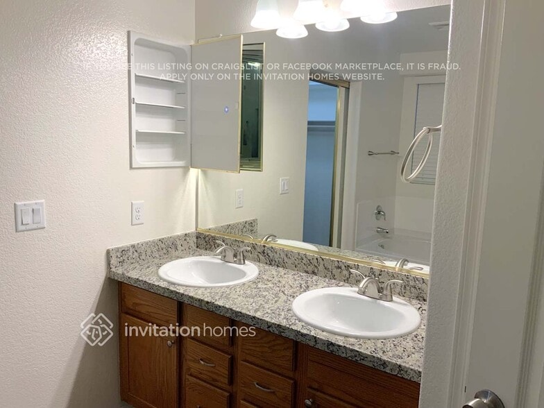 Building Photo - 2315 W Running Deer Trl