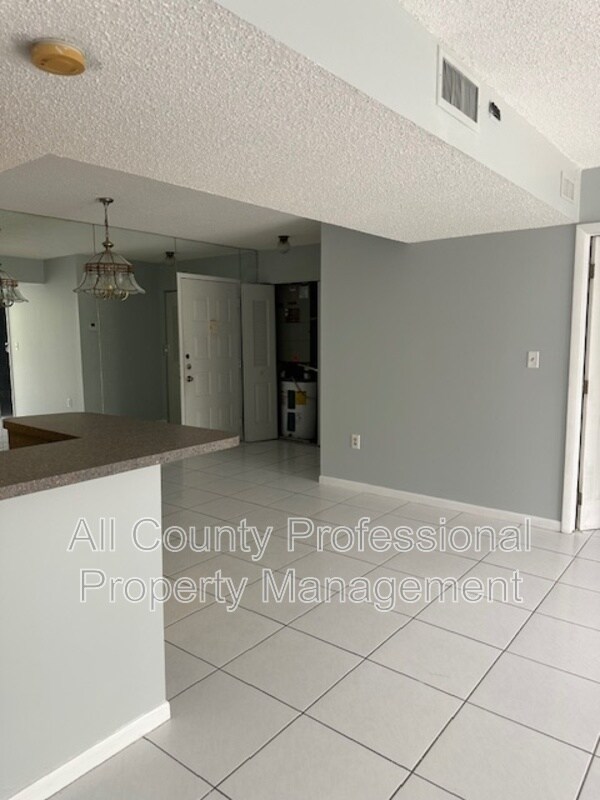 Building Photo - 5550 NW 44th St