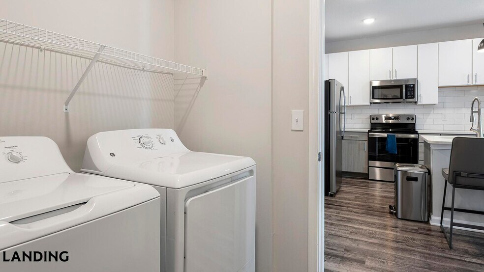 Building Photo - 5340 Periwinkle Hl Ave