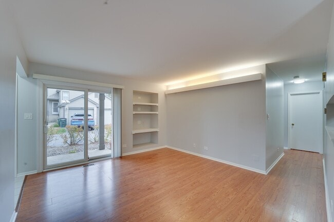 Building Photo - 365 Grissom Ct