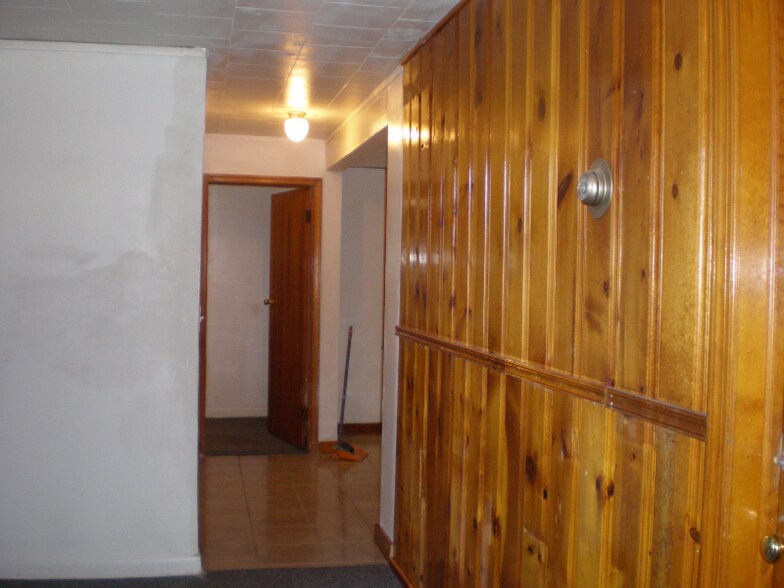 Building Photo - 1241 Locust Ave