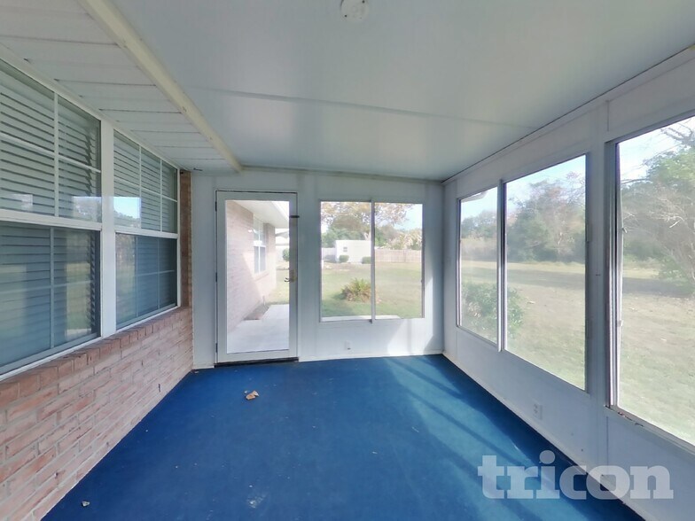 Building Photo - 1267 Summit Oaks Dr E