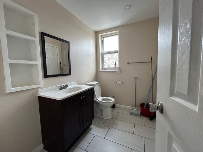 Building Photo - 1632 W Passyunk Ave