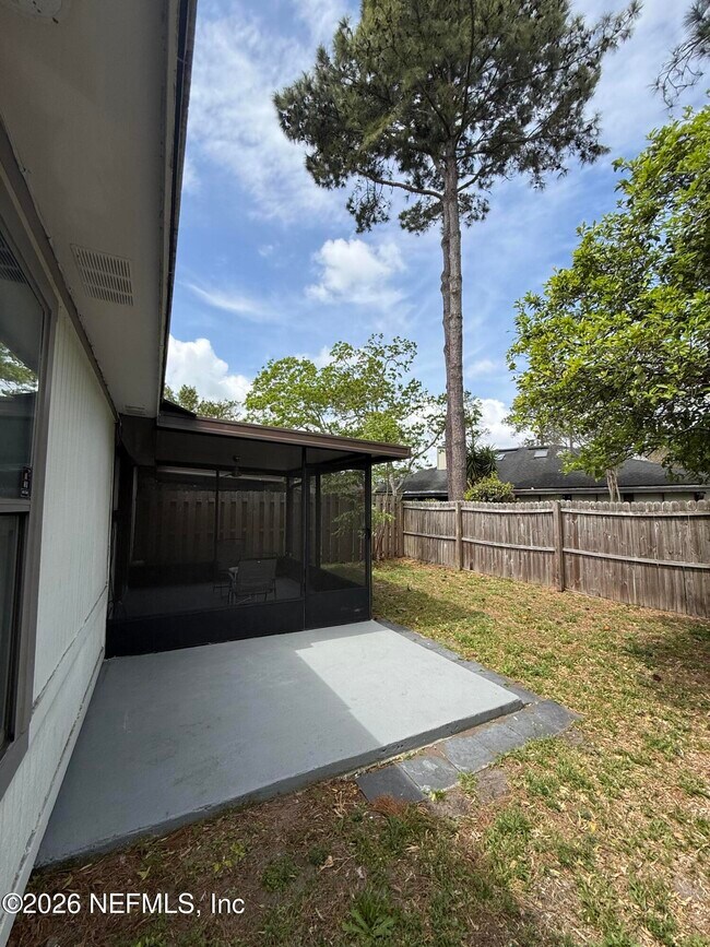 Building Photo - 2360 Bitternut Way