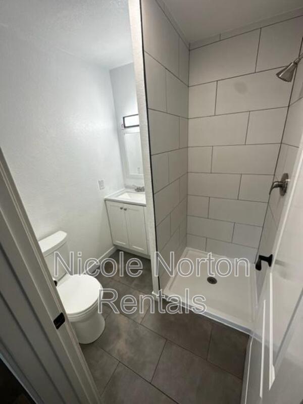 Building Photo - 455 Wildwood Ave