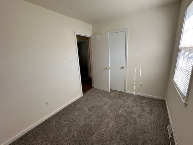 Building Photo - 5401 Bellmeadows Rd