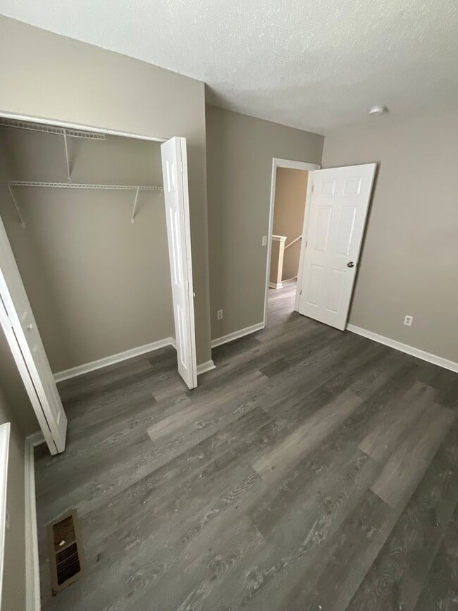 Building Photo - 4 Bed 2 Bath Home for Rent