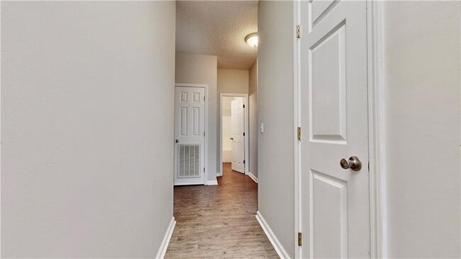 Building Photo - 122 Grove Hill Ave