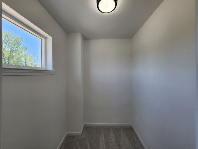 Building Photo - Lillie B Townhomes