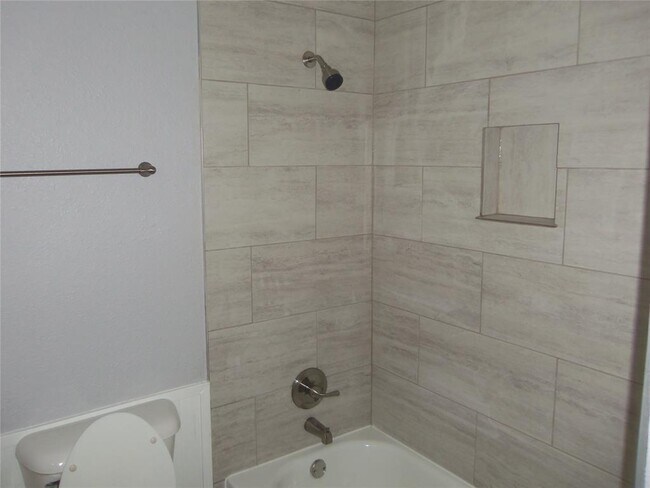 Building Photo - 3305 Dolphin Cove