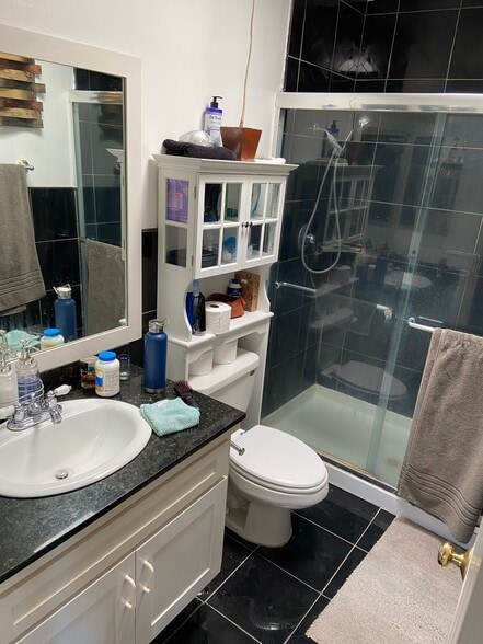 Building Photo - 6601 Springpark Ave