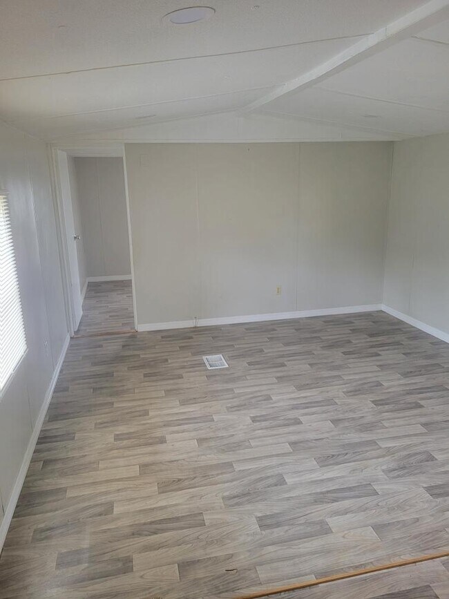 Building Photo - 8135 Tolles Dr