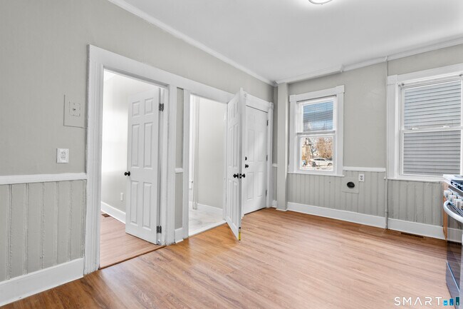 Building Photo - 394 Gregory St