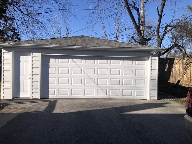 Building Photo - 2004 Milton Ave