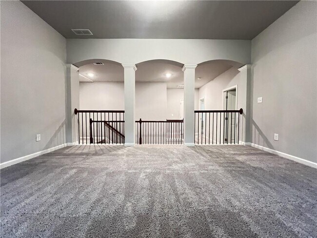 Building Photo - 4675 Silver Oak Dr SW