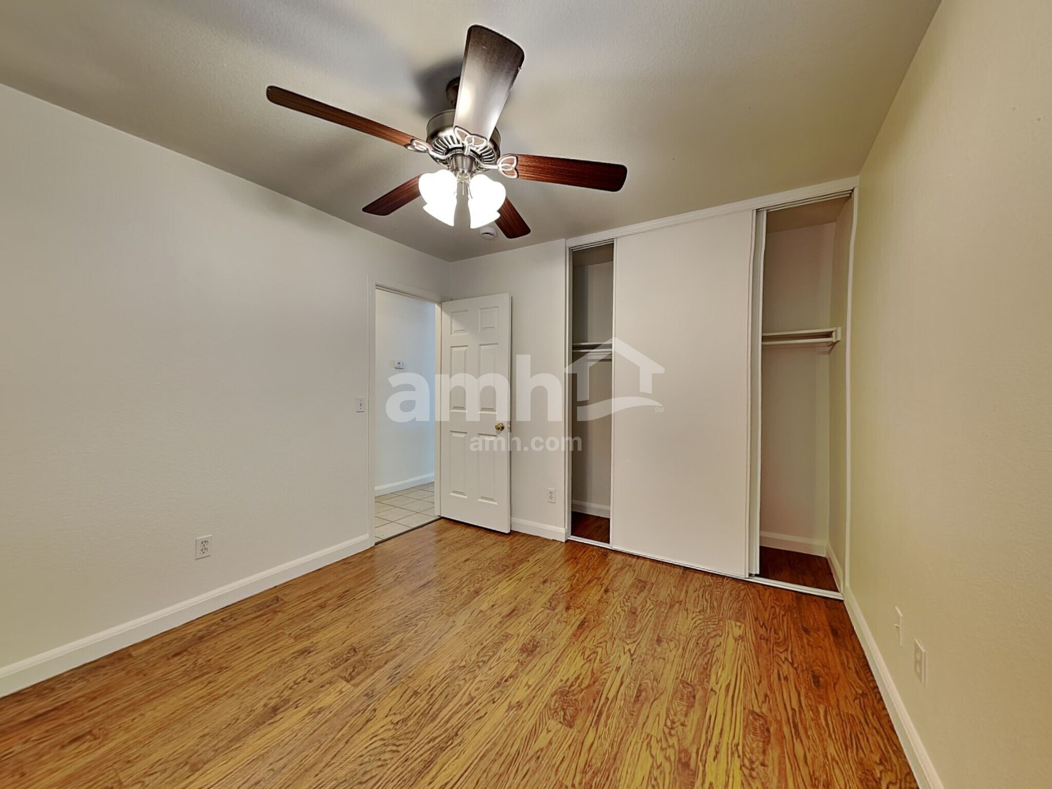 Building Photo - 2444 E Gleneagle Dr