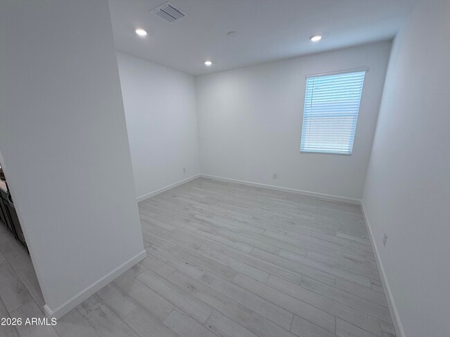 Building Photo - 6964 W Buckhorn Trail
